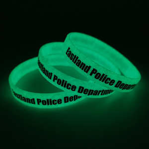 Großhandel Günstige Logo Drucken Luminous Glowing Promotion Gummi Armband Silikon <span class=keywords><strong>Glow</strong></span> Armband Custom - Product Image 4