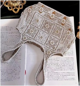 Sac à main perlé fait main de qualité supérieure avec broderie florale pour femme – Idéal comme sac à main tendance ou cadeau – Disponible au meilleur prix - Product Image 1