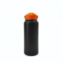 Grande bouteille d'eau isotherme de 32 oz en acier 304, gobelet isolé noir avec couvercle à paille breveté et poignée rotative, pour le bureau, le sport et la randonnée