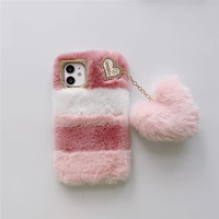 Coque de téléphone portable d'hiver douce en forme de cœur, étui de téléphone mignon en fourrure pour fille, anti-chute et anti-perte pour la série iPhone