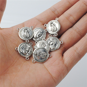 Medalla Central de <span class=keywords><strong>la</strong></span> <span class=keywords><strong>Divina</strong></span> <span class=keywords><strong>Misericordia</strong></span> y <span class=keywords><strong>la</strong></span> Virgen María para <span class=keywords><strong>la</strong></span> Fabricación de Rosarios y Pulseras CP015, Decoración para Rosarios Católicos - Product Image 3