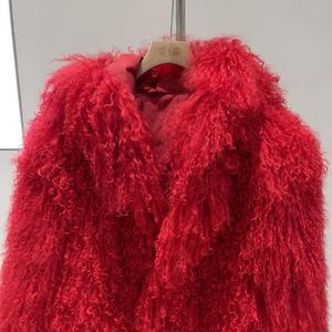 <span class=keywords><strong>Manteau</strong></span> d'hiver en fourrure de mouton à capuche Veste de mouton douce et bouclée <span class=keywords><strong>Manteau</strong></span> en fourrure de Mongolie véritable pour femmes - Product Image 5