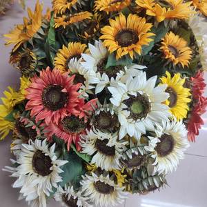 Semi-albero di Girasoli Artificiali a 6 Teste di Alta Qualità con Luci LED Impermeabili per Decorazioni di Halloween, Laurea, Pasqua e Natale - Product Image 6