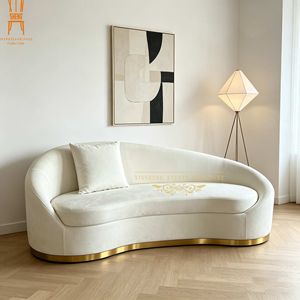 Canapé Chaise Longue Courbé Moderne de Luxe en Velours Blanc avec Base Dorée pour Hôtel, Mariage, Mobilier de Maison - Product Image 5