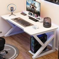 Bureau d'ordinateur confortable pour le jeu simple, idéal pour l'écriture des étudiants, la chambre ou le bureau