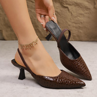 Chaussures à talons hauts classiques sexy avec logo personnalisé, sandales à boucle à talon aiguille pointu, chaussures de travail formelles pour femmes
