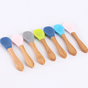 Cuchara de silicona con mango de madera, libre de BPA, para bebés de 0 a 12 meses, tipo cónico pequeño - Product Image 4