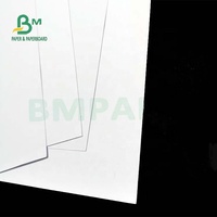 Papier d'impression offset non couché blanc sans bois de 80g Papier bond personnalisé gratuit Pâte de bois vierge Panneau d'impression non couché en feuilles