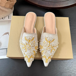 Sandalias de Verano 2026, Nuevo Estilo, con Flores Bordadas, Punta Cubierta, Medias Pantuflas, Transpirables, Ligeras, de Terciopelo - Product Image 2