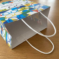 Sacs en papier kraft blanc biodégradables de luxe personnalisés avec logo imprimé, pour cadeaux, shopping, restauration rapide et plats à emporter, avec poignées torsadées