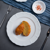 Assiette à dîner florale en porcelaine blanche de qualité supérieure, passe au lave-vaisselle, assiette à steak, vaisselle en porcelaine fine pour la vente en gros Horeca