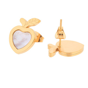 Boucles d'oreilles en forme de pomme, dorées avec incrustation de coquillage, pour occasion spéciale - Product Image 1