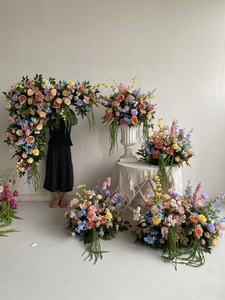 Popolare Composizione Floreale Colorata in Rosa, Blu, Viola e Giallo, Runner Personalizzato per Corridoio Nuziale per Decorazioni Eventi - Product Image 4