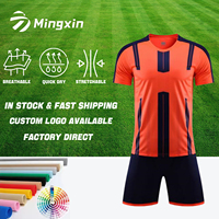 Tenues de football personnalisées 100% polyester orange, ensembles complets pour jeunes garçons