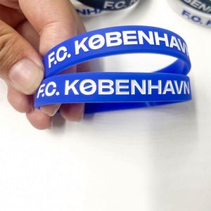 สายรัดข้อมือแบบกำหนดเองพร้อมโลโก้พิมพ์นูน ของขวัญส่งเสริมการขาย - Product Image 2