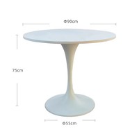 Chaise et table en rotin PE, bois et métal au design moderne, style gain de place pour hôtels, patios, piscines, jardins