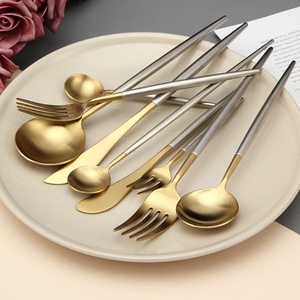 Ensemble de couverts en acier inoxydable plaqué or bicolore, vaisselle élégante et moderne, résistant à la rouille, couverts de mariage - Product Image 1