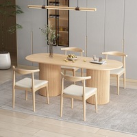 Table de salle à manger ovale en bois moderne de luxe Modhomi Matériau en bois de pin massif Base ronde personnalisée de grande taille pour la maison et les hôtels
