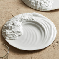 Assiette en céramique irrégulière créative, blanche, artistique, pour restaurant gastronomique, hôtel