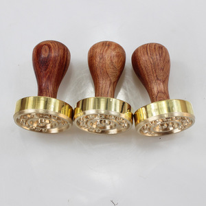 Sello de Hielo Personalizado con Logotipo para Whisky, 40mm, Aprobado por la FDA, al Mejor Precio, para Fiestas de Cócteles, Comprar Hoy - Product Image 2