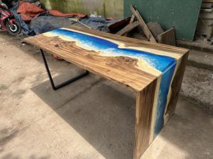 Table en résine bleue pour salon, comptoir de bar ou décoration intérieure, options de couleur OEM, design 3D, nouvelle commande, contactez-nous - Product Image 3