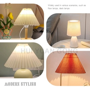 Lampe de table d'intérieur moderne <span class=keywords><strong>et</strong></span> minimaliste avec cadre en métal <span class=keywords><strong>et</strong></span> abat-jour en tissu plissé pour salon ou chambre à coucher - Product Image 6