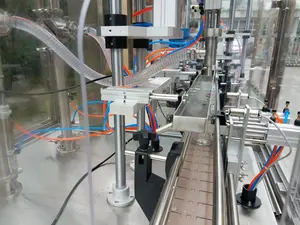 Volledige Automatische Vloeibare Kwantitatieve Olie Water Whisky Vullen 3 In 1 Glas Huisdier Plastic Flacon Fles Wasmachine Vullen Capping Machine