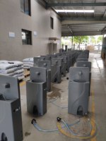 Lavabo mobile ovale moderne en HDPE léger avec réservoir d'eau, station de lavage des mains portable pour l'extérieur, idéal pour les écoles