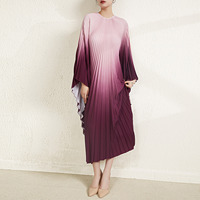 Robe plissée à dégradé de Noël avec manches chauve-souris - Robe chic grande taille pour les occasions quotidiennes et spéciales des femmes