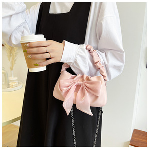 European and American Elegant White Bow Silk Wedding Dress Pleated Chain Elegant Bags for Women Sweet Style - Product Image 4