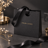 Individuelle Heißprägung Logo Sofort Lieferbare Kleine Papier-Geschenktüten mit Bandgriff für Schmuck-Boutiquen Einzelhandel Geschenkverpackung Geringe Mindestbestellmenge