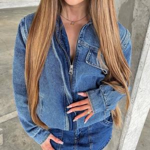 Veste en jean décontractée OEM pour femme, veste d'extérieur en denim avec fermeture éclair pour l'automne, manteau en jean oversize pour femmes - Product Image 1