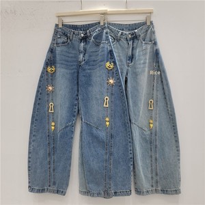 Pantalon en jean décontracté taille mi-haute à jambe large avec <span class=keywords><strong>boucle</strong></span> métallique décorative, coupe ample, délavé, style Machete, collection Printemps 2026 - Product Image 1