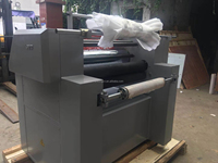 Machine de laminage manuelle pour films pré-enduites avec contrôle automatique de la température et de la vitesse, entraînement hydraulique haute précision pour l'industrie alimentaire