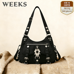 Borsa a Spalla Nera Estetica Y2K WEEKS WKP5089 con Dettagli Metallici Tracolla Regolabile Borsa a Tracolla di Moda per Donna - Product Image 1