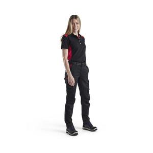 BLAKLADER-Polo Mujer 339010509956M Negro/Rojo-EAN 7330509479568 CAMISETAS Y POLOS DE TRABAJO - Product Image 3