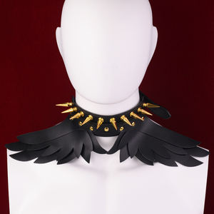 Collar BDSM de cuero con alas de Ángel, adecuado para juegos de rol para adultos. Disponible en dos colores, también adecuado para principiantes de BDSM - Product Image 1
