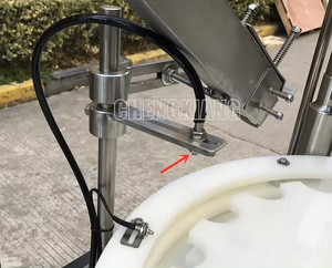 Équipement de remplissage liquide en acier inoxydable pour la production de vin et de boissons avec une production stable - Product Image 4