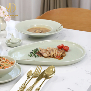 Vente chaude Nouilles Vertes <span class=keywords><strong>Dessert</strong></span> Traiteur <span class=keywords><strong>Service</strong></span> Alimentaire 13.5 Pouces <span class=keywords><strong>Assiette</strong></span> En Céramique pour Restaurant Commercial Dîner Couverts - Product Image 3