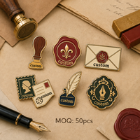 Pin de solapa metálico personalizado al por mayor, estilo sello de cera con letras antiguo, insignia de esmalte, decoración retro artesanal, artículo de papelería clásico