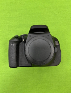 Cámara Canon 600D en buen estado, 95% nueva, para fotografía profesional. - Product Image 2