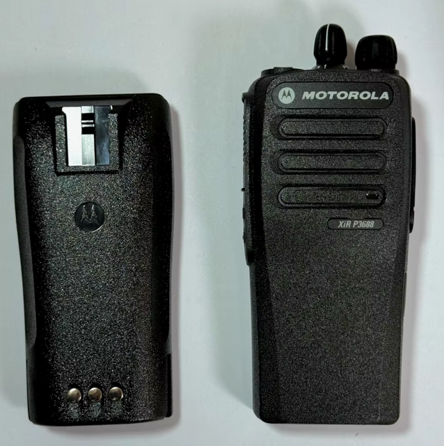 Wholesale DP1400 Original Hot Sell Digital Portable XIR P3688 DEP450 CP200D IPX7 Two Way Radio Outdoor Walkie Talkie for