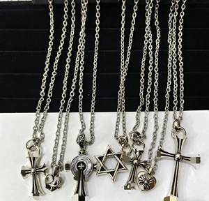 <span class=keywords><strong>Collier</strong></span> pendentif CH <span class=keywords><strong>Croix</strong></span> Cœur Zircon en Cuivre Plaqué <span class=keywords><strong>Argent</strong></span> pour Hommes et Femmes, Chaîne Longue Tendance Vintage, Vente en Gros, Cadeau - Product Image 2