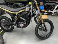Moto électrique tout-terrain à contrôle de traction avancé populaire Surron 24,5 kW Ultra Bee pour une autonomie tout-terrain étendue