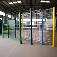 Panneau de clôture en fil de fer soudé 3D en V, revêtu de PVC, en acier galvanisé pour les limites de jardin et la sécurité résidentielle