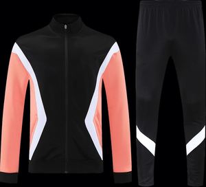 Ensemble de survêtement de football professionnel en gros pour PSG et Barcelone – Veste d'hiver en polyester inspirée des tenues de football allemandes - Product Image 5