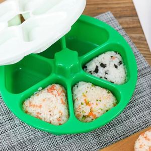 Moule à onigiri triangulaire 6 en 1 avec couvercle pour la décoration du riz sushi - Product Image 1