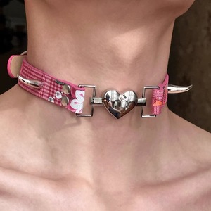 Collar gargantilla Y2K estilo Hot Girl, de nicho, a cuadros, punk, bicolor, con tachuelas florales, retro y resistente - Product Image 4