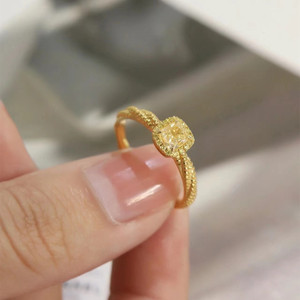 Anillo de Diamantes de Plata de Ley S925 de Alta Gama para Mujer, Diseño de Nicho Little Sugar, Diamante Amarillo Súper Brillante, Estilo Trenzado - Product Image 2