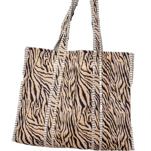 Sac de courses en toile écologique, sac fourre-tout réutilisable en coton pour les courses et l'usage quotidien, fabriqué au Bangladesh - Product Image 1